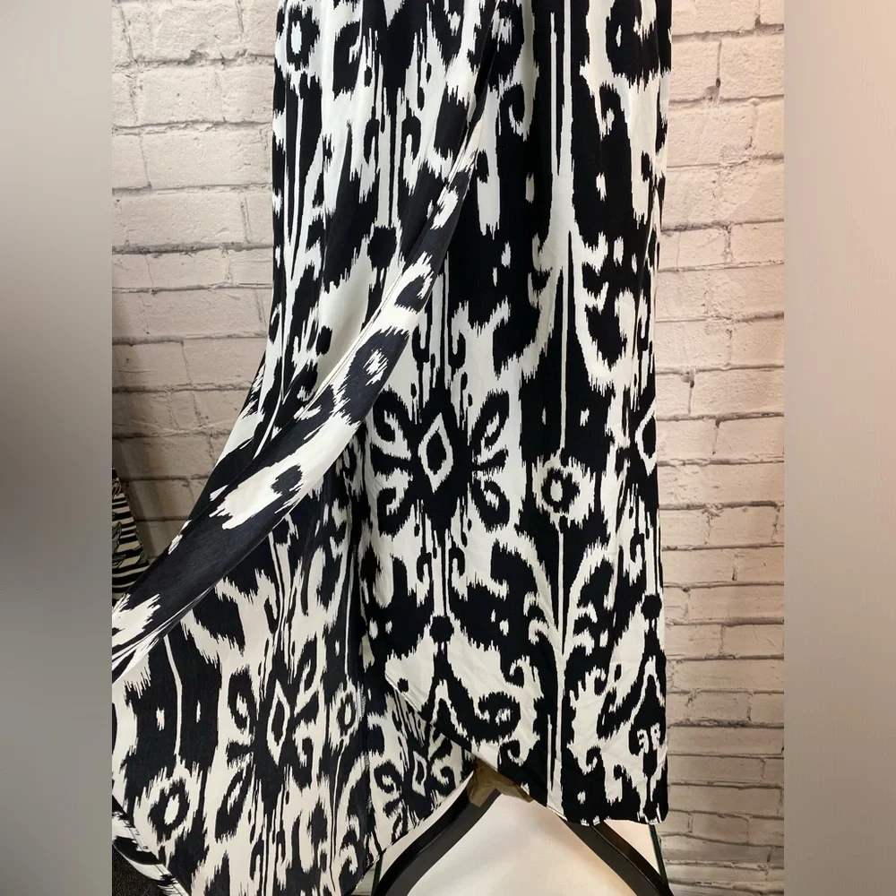 Athleta Maxi Dress size Small Black & White Floral Geometric Halter Built In Bra